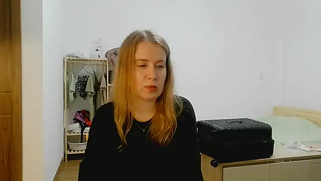 EllaJourney live sex cam