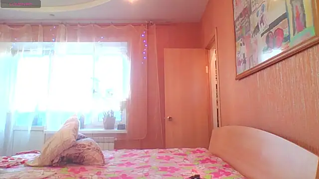 mira_robinsonnn's cam snapshot