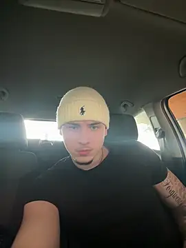 yourboydze live sex cam