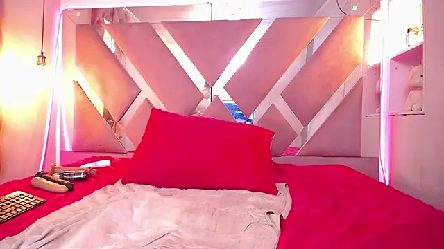 Scarlett-Bonnet's cam snapshot