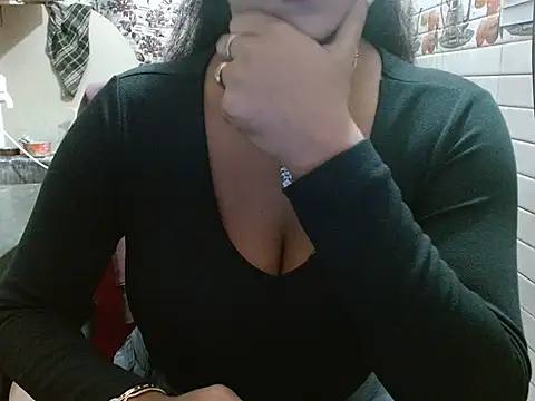 LovingPihu's cam snapshot