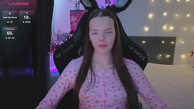 Luna_Navy's cam snapshot