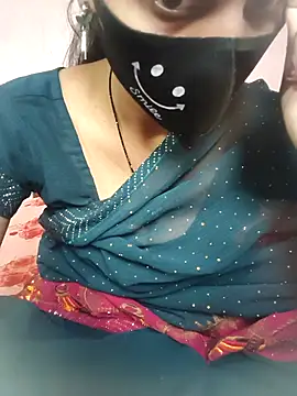 posewith live sex cam