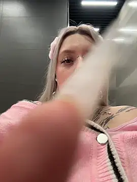 Chiibi's cam snapshot