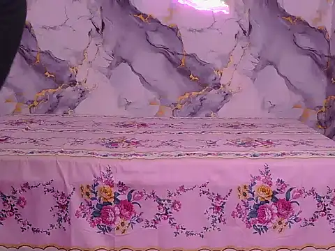 Its-ishikaa's cam snapshot