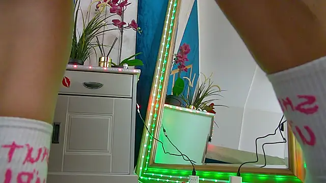 Foxxxy_MILF's cam snapshot