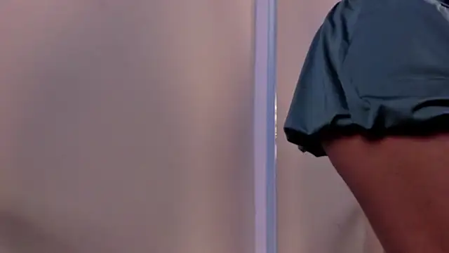 zoe_roux21's cam snapshot