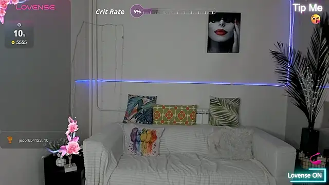 AliceW0ral's cam snapshot