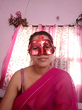 thanusi_2's cam snapshot