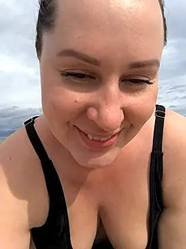 Mona_Plus live sex cam