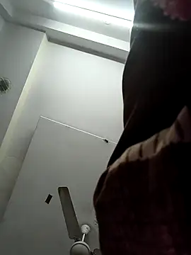 devika_09's cam snapshot