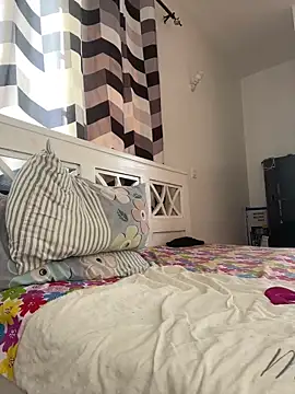 SluttyEll's cam snapshot