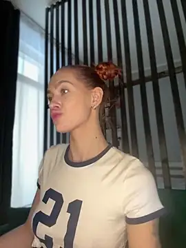 LittleFox___'s cam snapshot