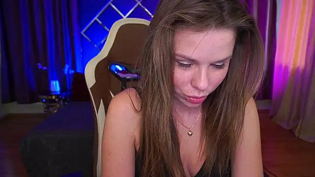 KissableKira's cam snapshot