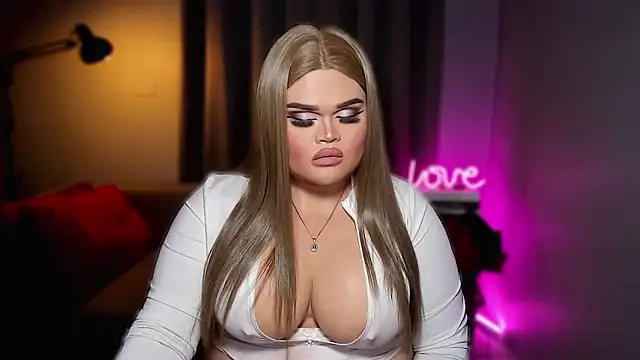 BelindaLove live sex cam