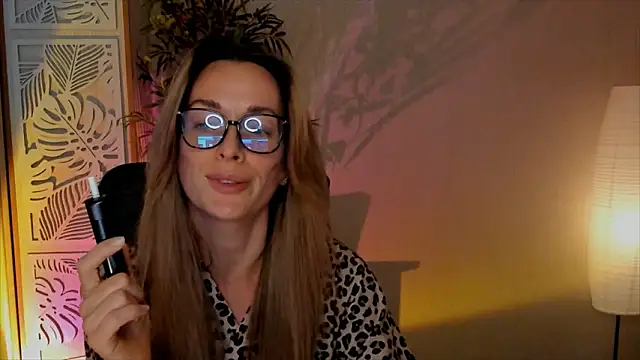 RebeccaMartinez live sex cam