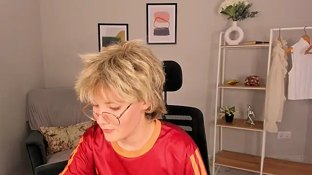 Stefani_Rouds's cam snapshot