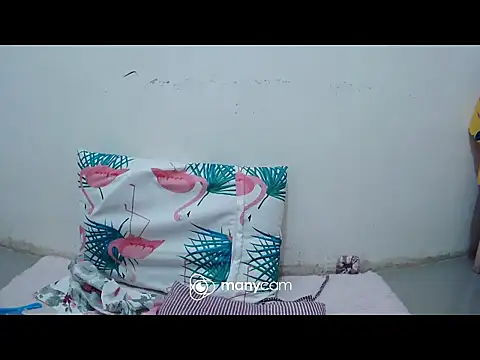 hottiemama69's cam snapshot