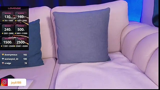 Guccy_Boy_Club live sex cam