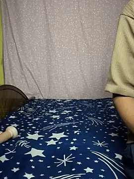 Sassy-Annie live sex cam