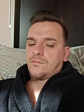 Huge_cock22cm's cam snapshot