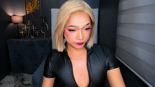 GwennGoddess live sex cam