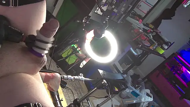 famousALYX live sex cam