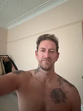 DarlingWordplay19's cam snapshot