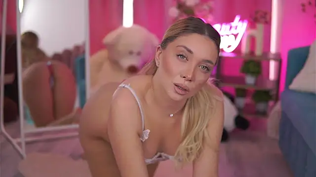 NadyaBlue's cam snapshot