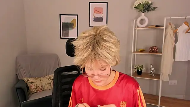 Stefani_Rouds's cam snapshot