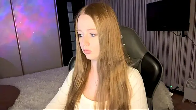 EmilyBubble's cam snapshot