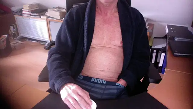 outlaw200's cam snapshot