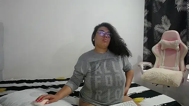 mabigomez00 live sex cam