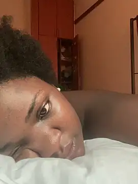 sweet18creamybigpussy's cam snapshot