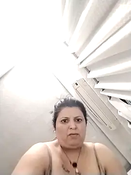 Jann_Riya333's cam snapshot