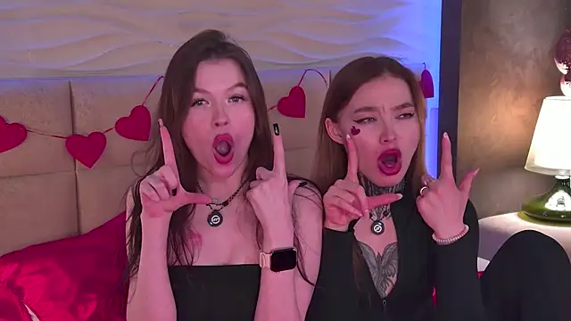 AriWild live sex cam