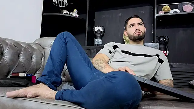 matteosantos live sex cam