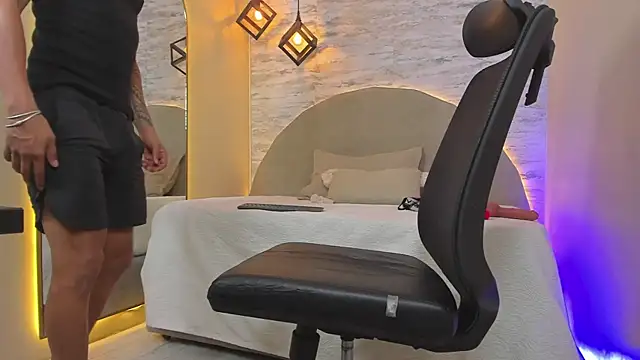 Aron_Bolt live sex cam