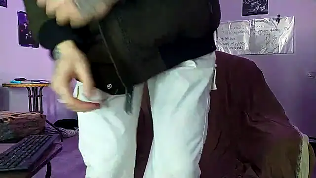 Huntall77 live sex cam