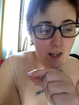 Tiara_XOX's cam snapshot