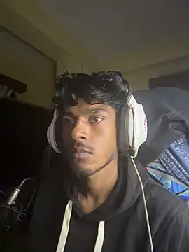 RavenKisses live sex cam