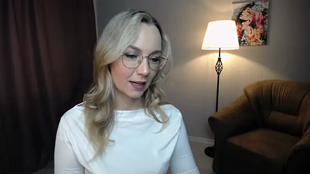 Ava_Elior's cam snapshot