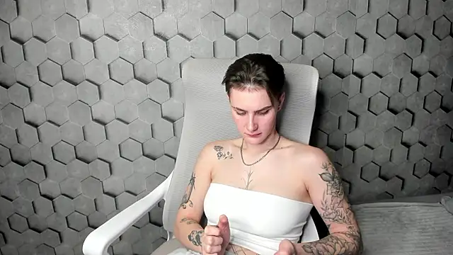 GildedSin's cam snapshot