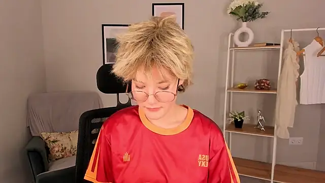 Stefani_Rouds's cam snapshot