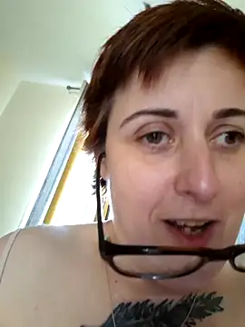 Tiara_XOX's cam snapshot