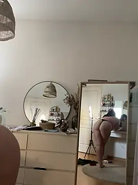 Petite_minette30 live sex cam