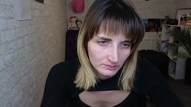 Nika_Kitten live sex cam