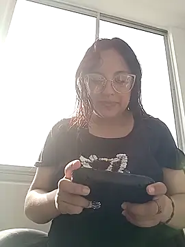 MiaStarts live sex cam