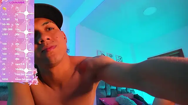 Liamsubtle01 live sex cam