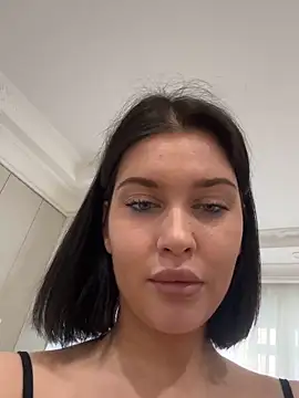 KikiWatson live sex cam